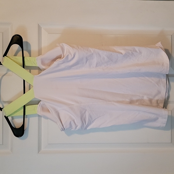 Nike Large dri-fit workout tank with built in bra - Picture 5 of 7